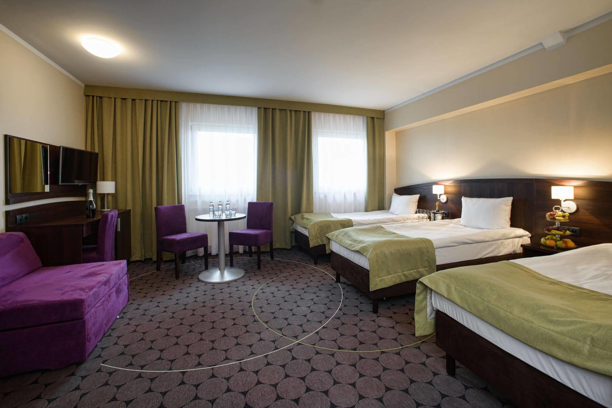 Travel 3*