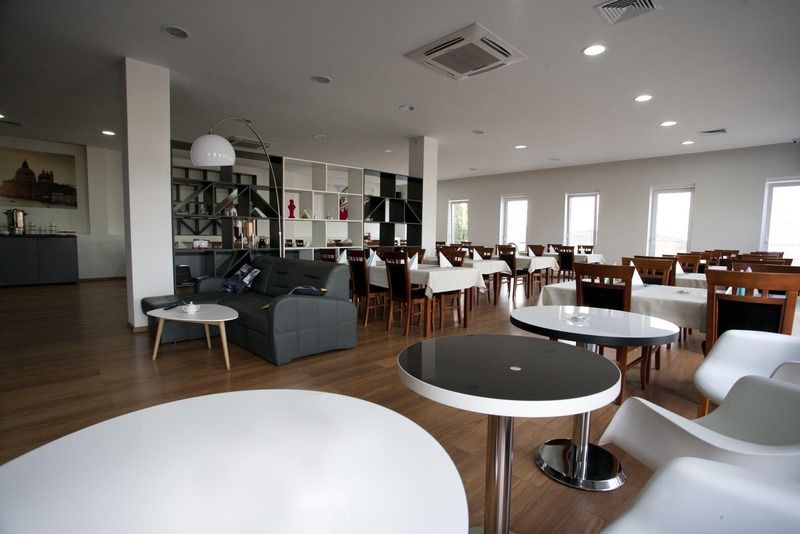 Travel Hotel apartamentowy 3*