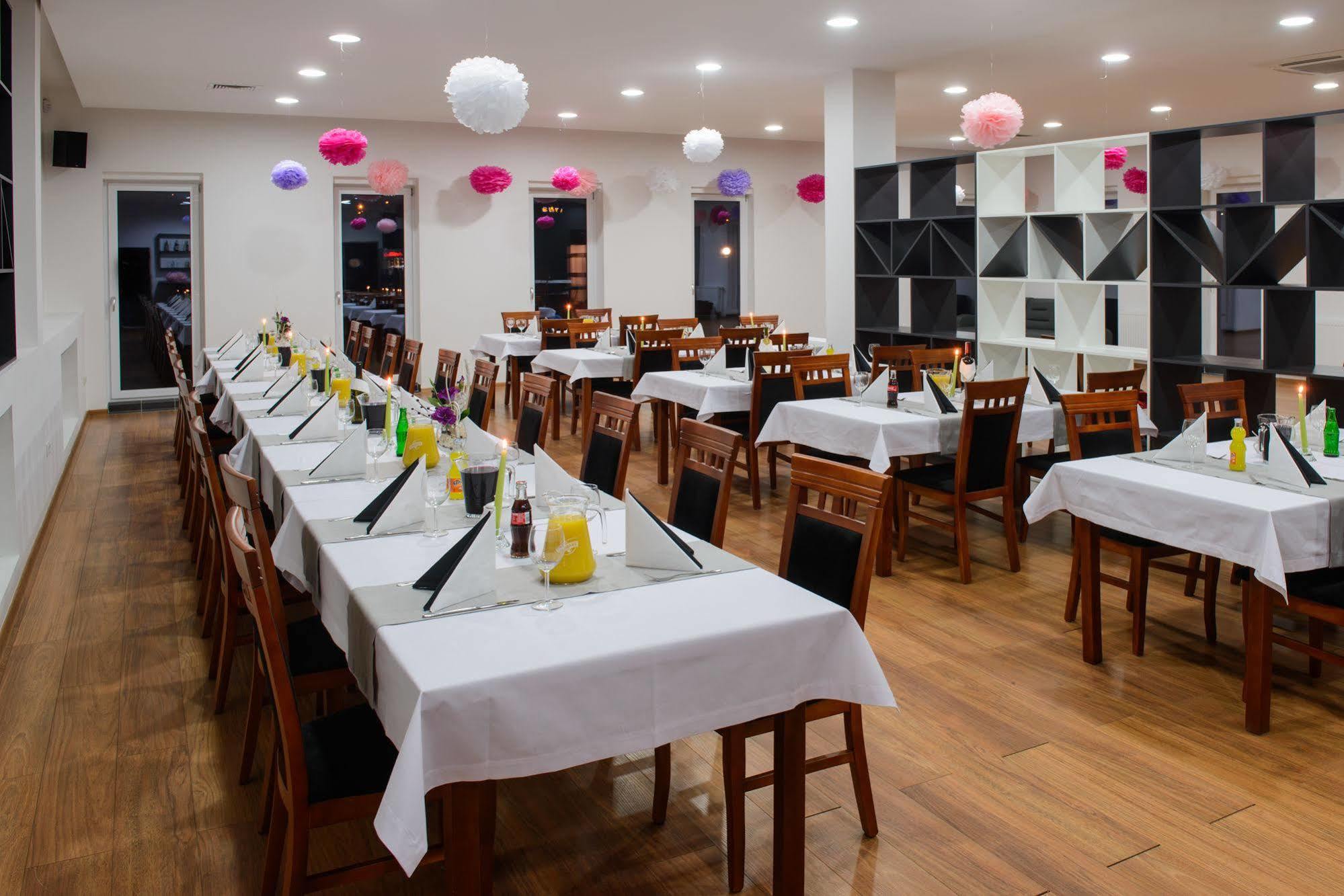 Travel Hotel apartamentowy 3*